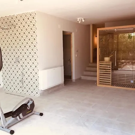 Fügekert - Bed&wine Vendégház 4*