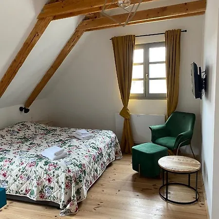 Fügekert - Bed&wine Vendégház