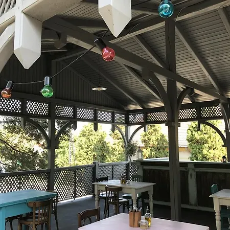Fügekert - Bed&wine Vendégház 4*