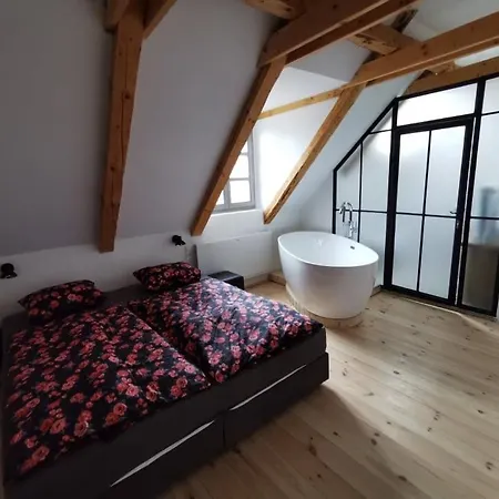 Fügekert - Bed&wine Vendégház